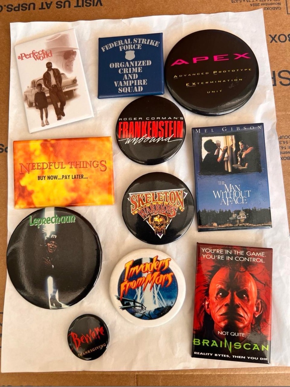 Vintage Horror & Cult Movie pins Lot - Multicolor